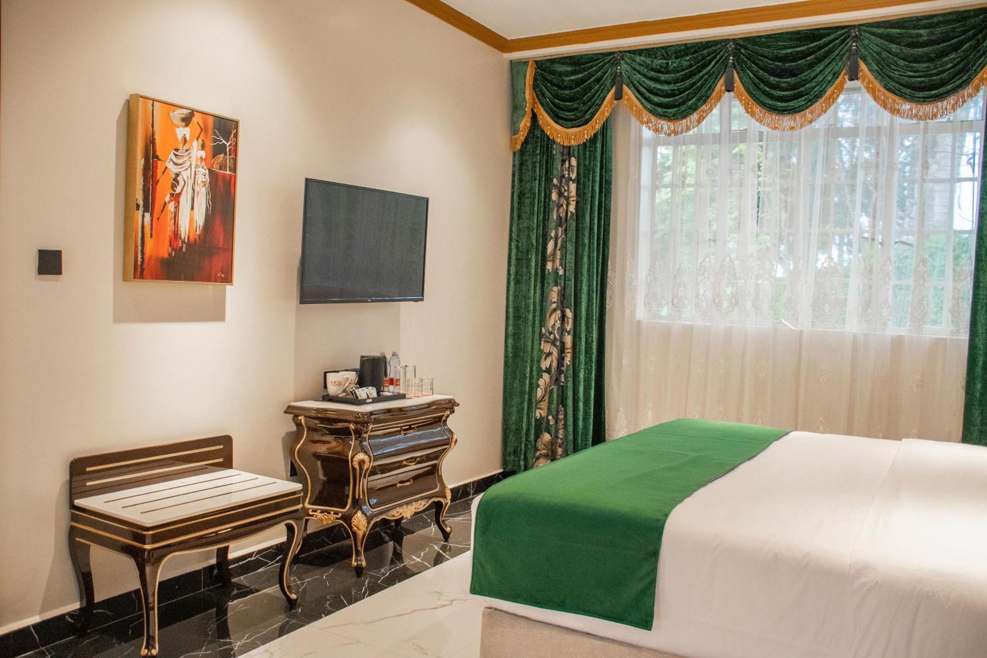 ซอฟเวอรีน สวีท Hotel Limuru ภายนอก รูปภาพ
